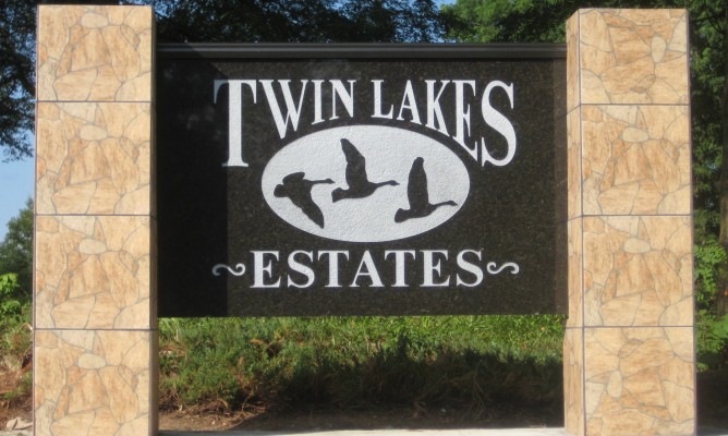 Welcome to Twin Lakes!